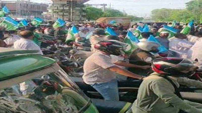 جماعت اسلامی کا فیصل چوک پر دھرنا 23ویں روز بھی جاری، مال روڈ پر ٹریفک متاثر