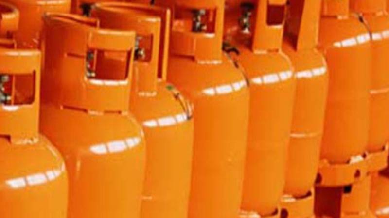 ایل پی جی کی من مانی فروخت جاری، سرکاری قیمت 308 روپے کے بجائے 500 روپے فی کلو تک پہنچ گئی