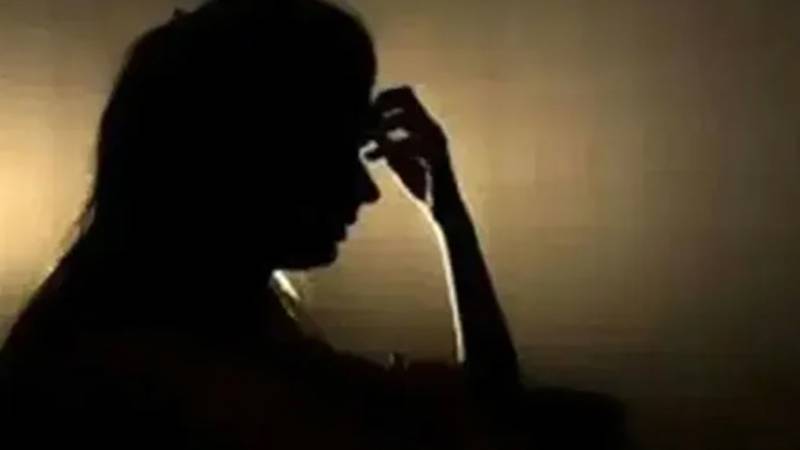 کورنگی میں خاتون سے مبینہ زیادتی، پولیس اہلکار تاحال گرفتار نہ ہوسکا