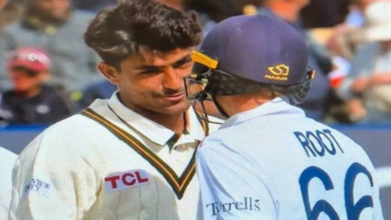 جو روٹ نے نوجوان پاکستانی فاسٹ بولر رضا اللہ کو محنت اور فٹنس کا مشورہ دے دیا