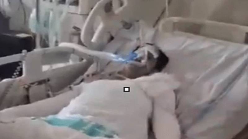 لاہور: مبینہ پولیس چھاپے کے دوران ابلتے تیل میں گر کر جھلسنے والا پی ٹی آئی کارکن انتقال کر گیا
