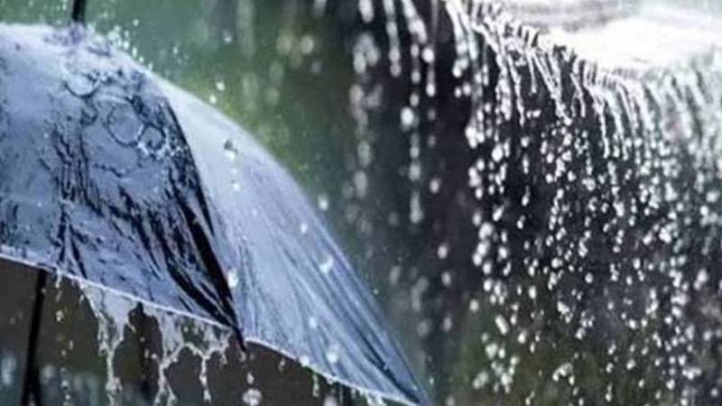 لاہور میں رات گئے بارش، موسم خوشگوار، مزید بارشوں کی پیشگوئی