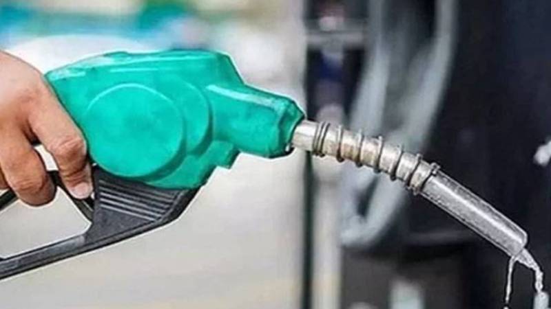 پٹرول کی قیمت میں معمولی کمی، شہریوں کا مہنگائی سے حقیقی ریلیف نہ ملنے کا شکوہ