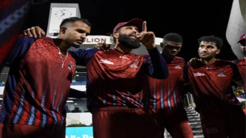 سی پی ایل 2026 کی ٹرافی جیتنے کے بعد معین علی کا ’فری فلسطین‘ کا نعرہ