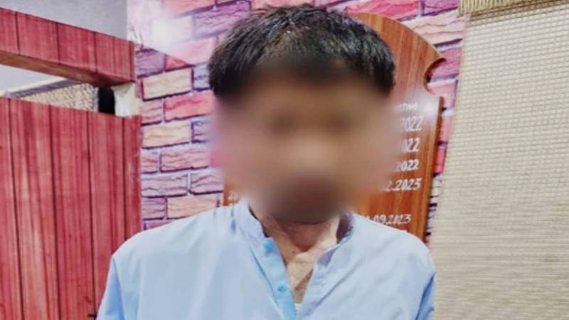 کراچی: گھر میں گھس کر ماں کو قتل اور بیٹی کو زخمی کرنے والا مرکزی ملزم گرفتار