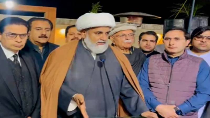 پی ٹی آئی کی حکومت کو مذاکرات کی دعوت؛ وزیر اعظم کے لیے سیاسی رہنماؤں پر مشتمل کمیٹی بنانے کا مطالبہ