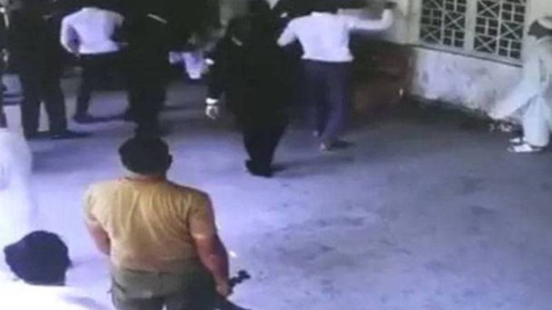 پسند کی شادی کے کیس کی سماعت سے قبل ہائیکورٹ میں فریقین گتھم گتھا