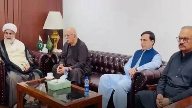پی ٹی آئی کے سیاسی و کور کمیٹی اجلاس کی اندرونی کہانی سامنے آگئی
