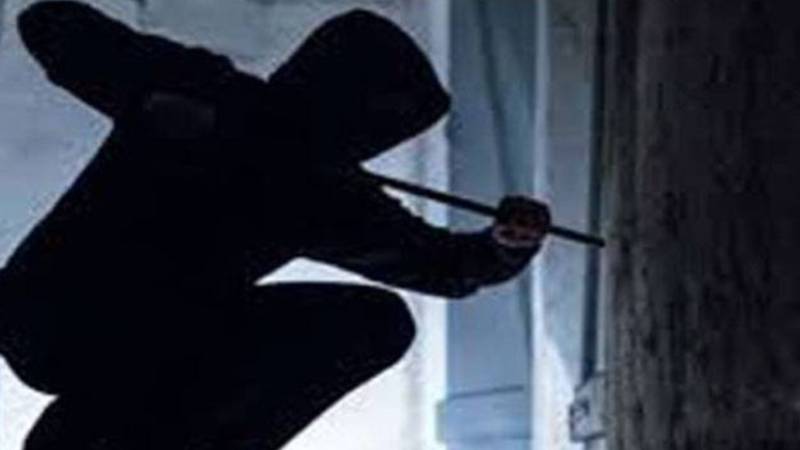 نشتر کالونی میں گھر سے 14 تولے سونا اور 7 لاکھ روپے چوری