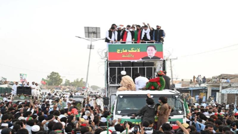 پی ٹی آئی لانگ مارچ میں سرکاری وسائل کا استعمال؛ ایک خارجی دہشتگرد سمیت مسلح افراد موجود