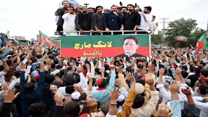 پشاور ہائیکورٹ نے لانگ مارچ میں سرکاری وسائل کے استعمال پر وزیراعلیٰ خیبرپختونخوا سے جواب طلب کرلیا