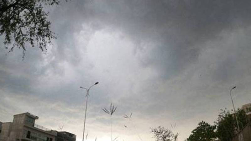 لاہور میں موسم خوشگوار، تیز ہواؤں سے گرمی کی شدت میں کمی