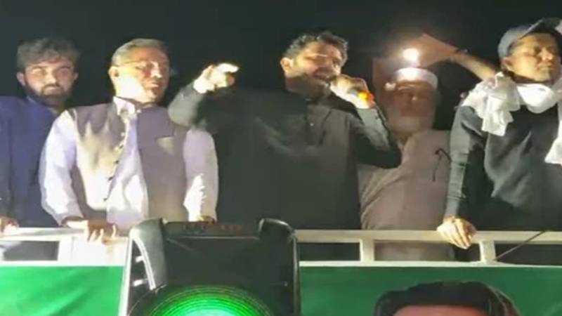 سہیل آفریدی کی پیپلز پارٹی اور ن لیگ پر تنقید، ’’ایک ریاست میں دو قانون نہیں چل سکتے‘‘