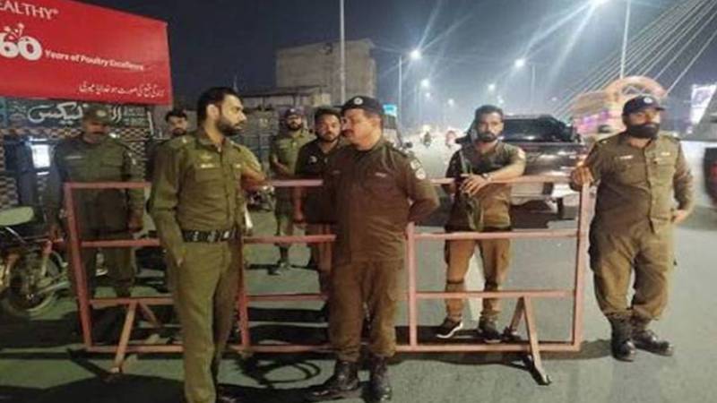 لاہور: سکیورٹی ہائی الرٹ، ایس پی موبائلز کے مختلف ناکوں کے اچانک دورے