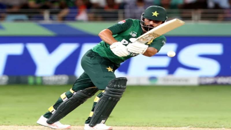 فخر زمان ٹی ٹوئنٹی انٹرنیشنل میں 100 چھکے لگانے والے پہلے پاکستانی بن گئے