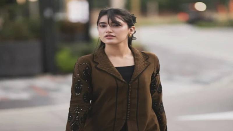 اداکارہ سحر ہاشمی کا پروڈیوسرز کے رویے پر سوال، فنکاروں کے معاوضوں میں تاخیر پر آواز اٹھا دی