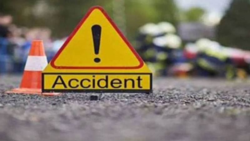 ملتان میں بوسن روڈ پر خوفناک ٹریفک حادثہ، کار سوار 5 افراد جاں بحق