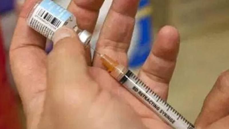 سندر میں مبینہ غلط انجکشن لگنے سے 5 سالہ بچی جاں بحق، اتائی کلینک کا عملہ فرار