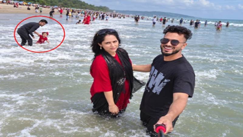 ساحل پر ریل بنانے میں مصروف جوڑا، کمسن بچی سمندری لہروں کی زد میں آگئی، ویڈیو وائرل