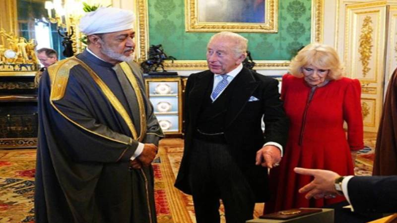 44 سال بعد عمانی سلطان کا برطانیہ کا دورہ، شاہ چارلس نے اعزاز میں حدیثِ نبوی ﷺ سنائی