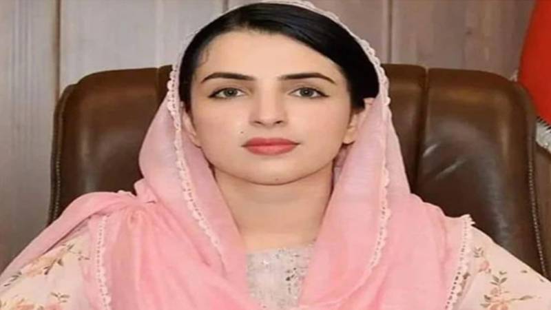 مشعال یوسفزائی نے پی ٹی آئی کے پارٹی گروپس چھوڑ دیے، قیادت پر تنقید، شوکاز نوٹس جاری کرنے کی ہدایت کا دعویٰ