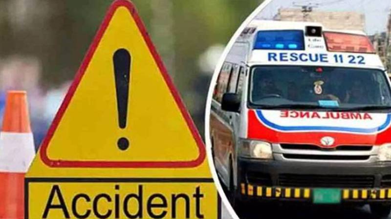 علی پور میں خوفناک ٹریفک حادثہ، ٹرالر تلے کچلے جانے سے 2 افراد جاں بحق، ایک شدید زخمی