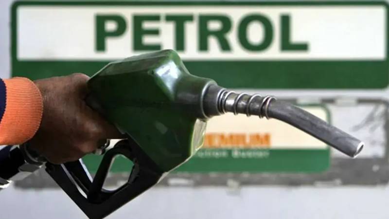پٹرولیم مصنوعات کی قیمتوں میں اضافے پر شہریوں کا شدید ردعمل